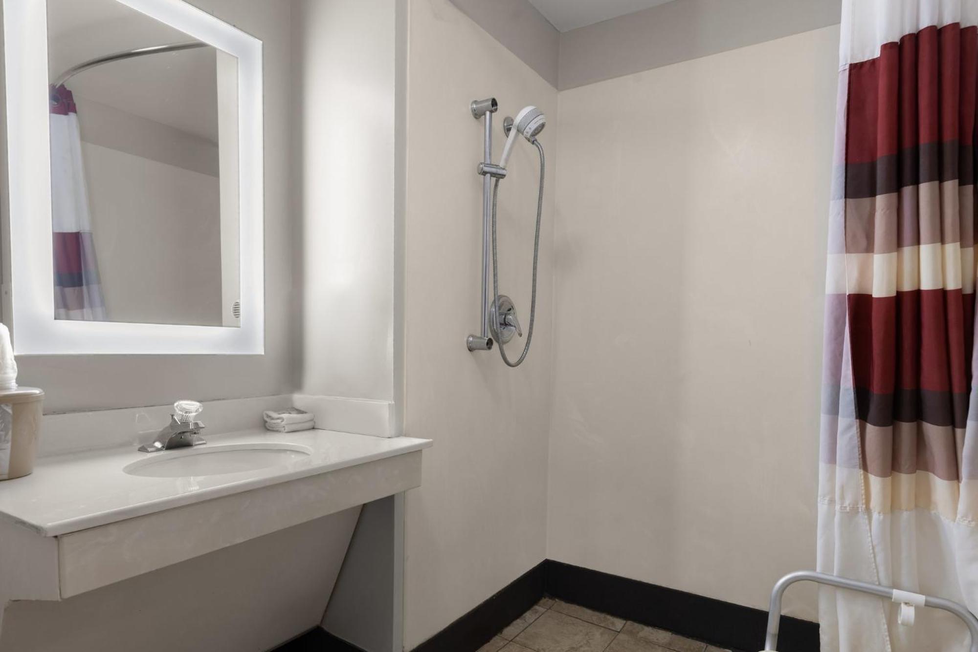 פולר Red Roof Inn & Suites Savannah Airport מראה חיצוני תמונה