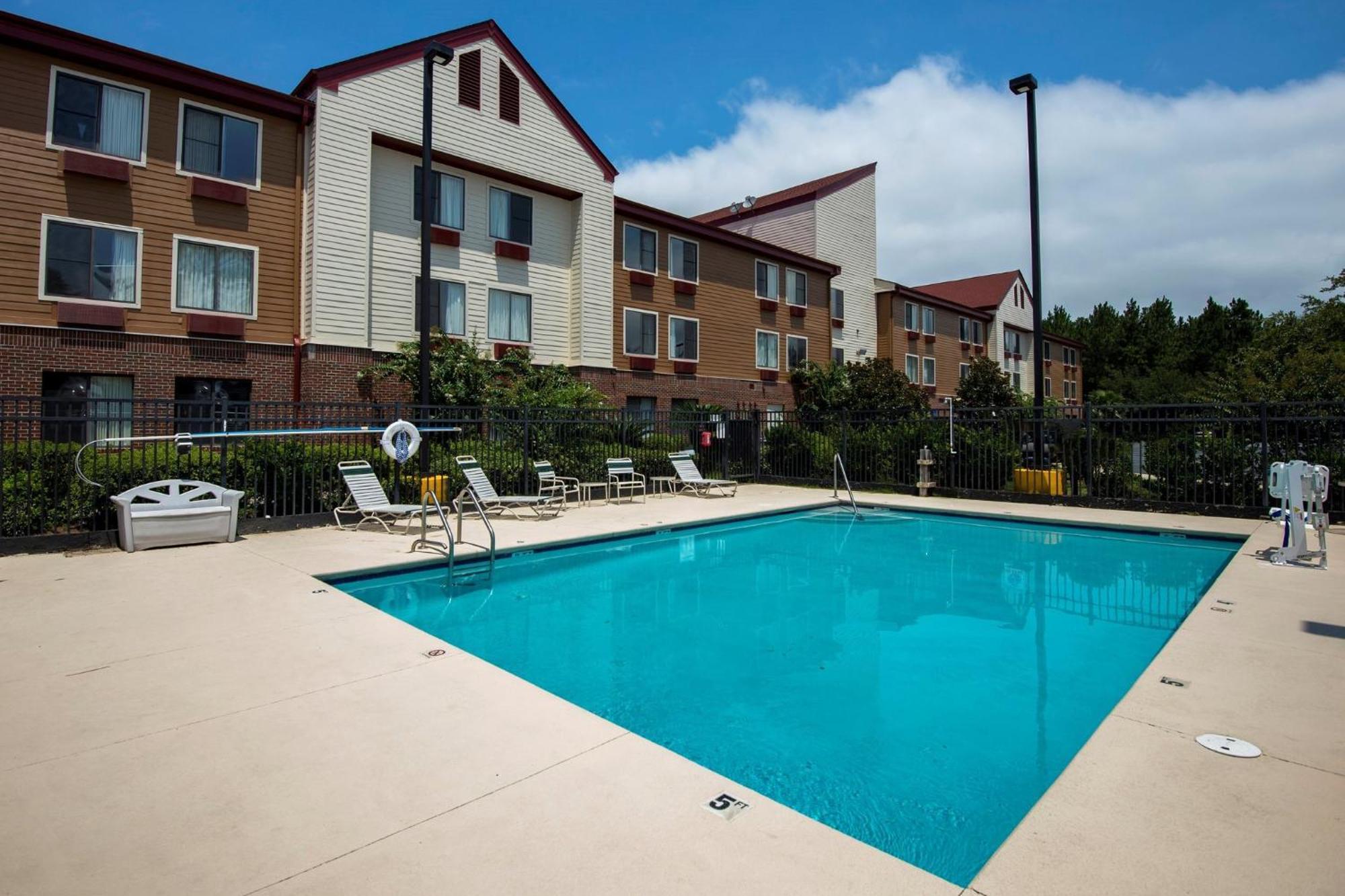 פולר Red Roof Inn & Suites Savannah Airport מראה חיצוני תמונה