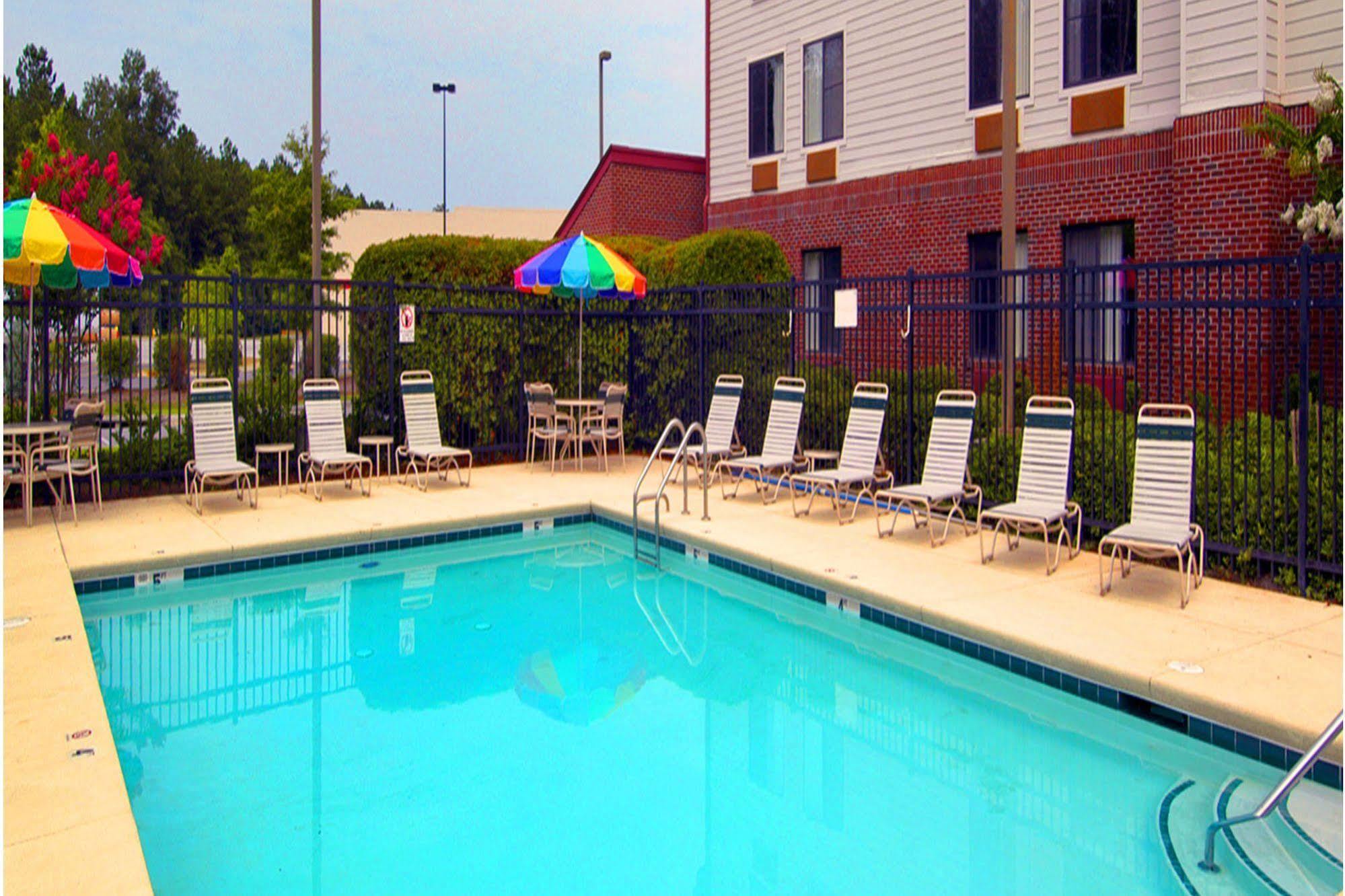 פולר Red Roof Inn & Suites Savannah Airport מראה חיצוני תמונה